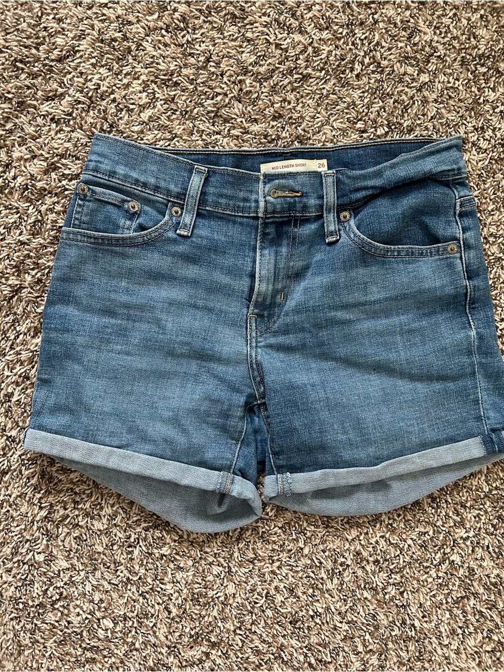 Levi's Mid Length Shorts 26